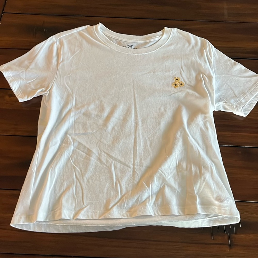hollister white tee with sunflowers size small